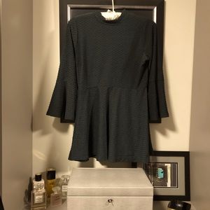 Motherhood Maternity green bell-sleeved top